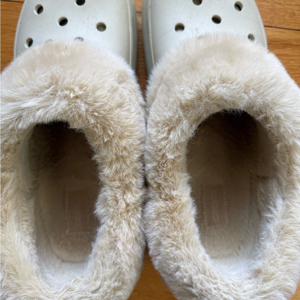 CROCS Kids' Cream Furry Slippers